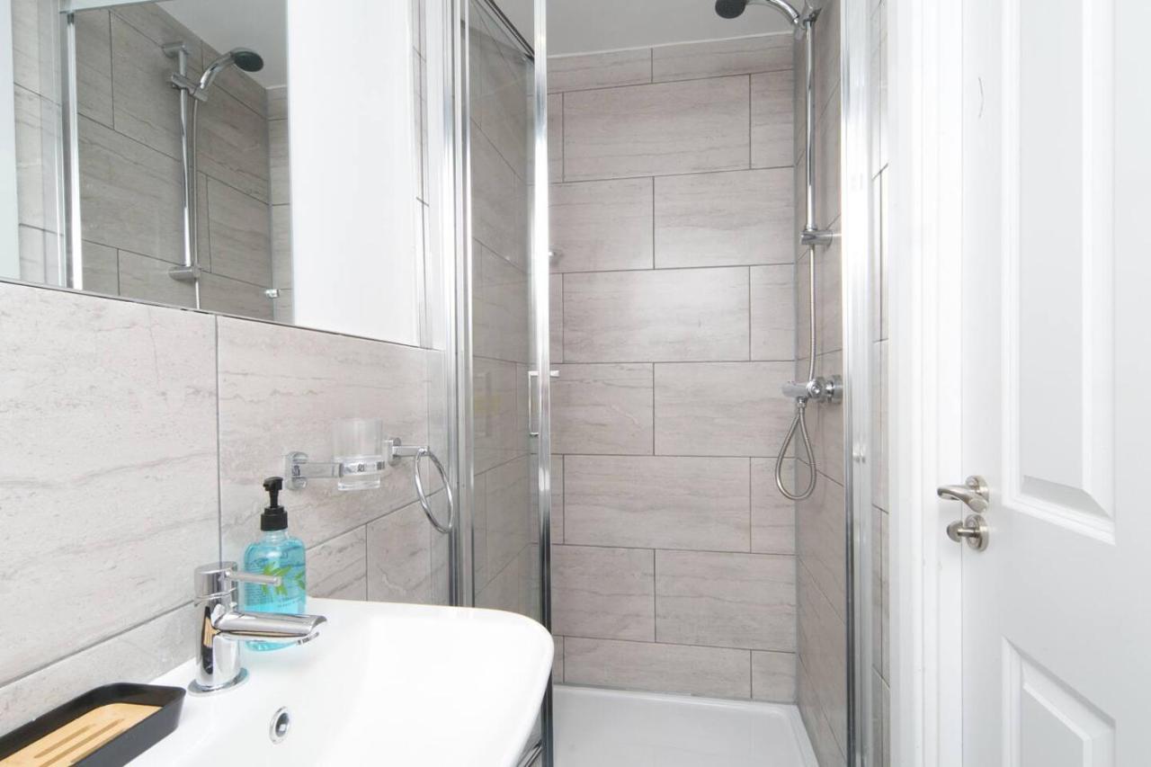 Llanddona Pass The Keys Modern En-Suite Room In Country Pubrestaurant 2 מראה חיצוני תמונה