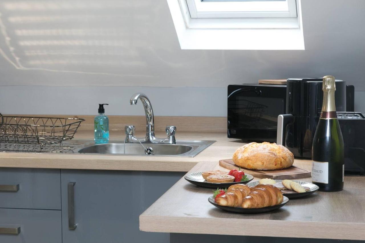 Llanddona Pass The Keys Modern En-Suite Room In Country Pubrestaurant 2 מראה חיצוני תמונה
